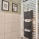 4 Queens Downtown-comfortable In Center *